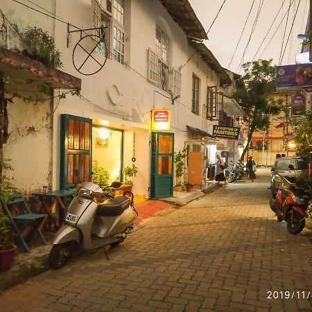 Hotel Spice Holidays Kochi Exterior foto