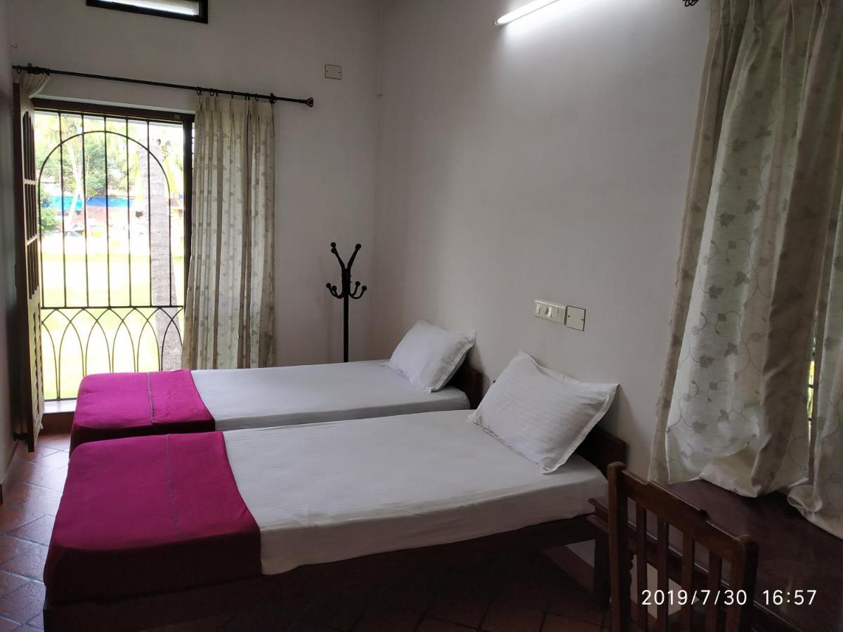 Hotel Spice Holidays Kochi Exterior foto