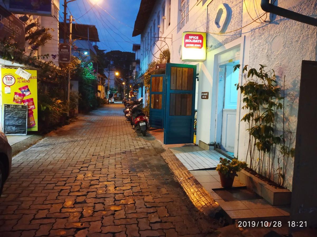 Hotel Spice Holidays Kochi Exterior foto